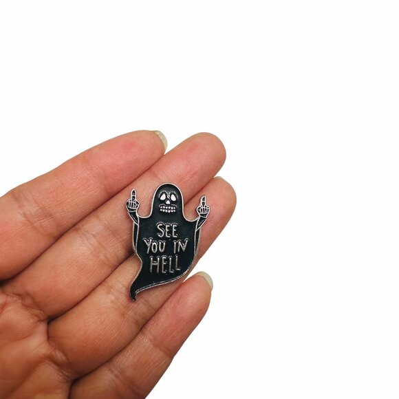 ⭐See You In Hell Enamel Brooch Badges Pin Middle Finger Ghost Halloween Horror⭐ - Picture 2 of 5